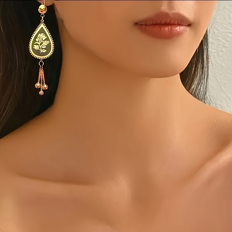 Minimalist Golden Jewelry Set for Middle Eastern Brides